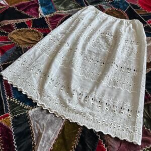 Vintage 60s Scalloped Cutout Eyelet Petticoat Slip Skirt M L